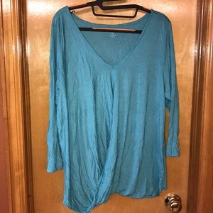 3/4 sleeve v-neck teal tee
